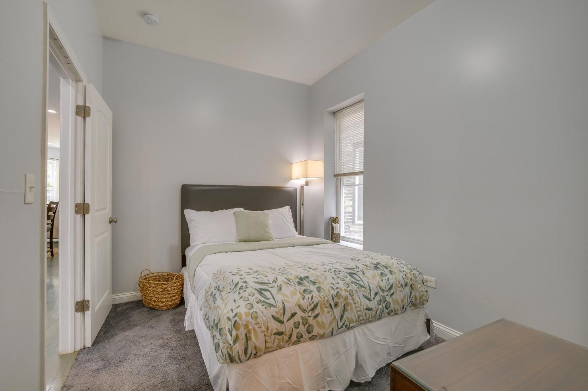 Vacation About 7 Mi To Downtown Apartment