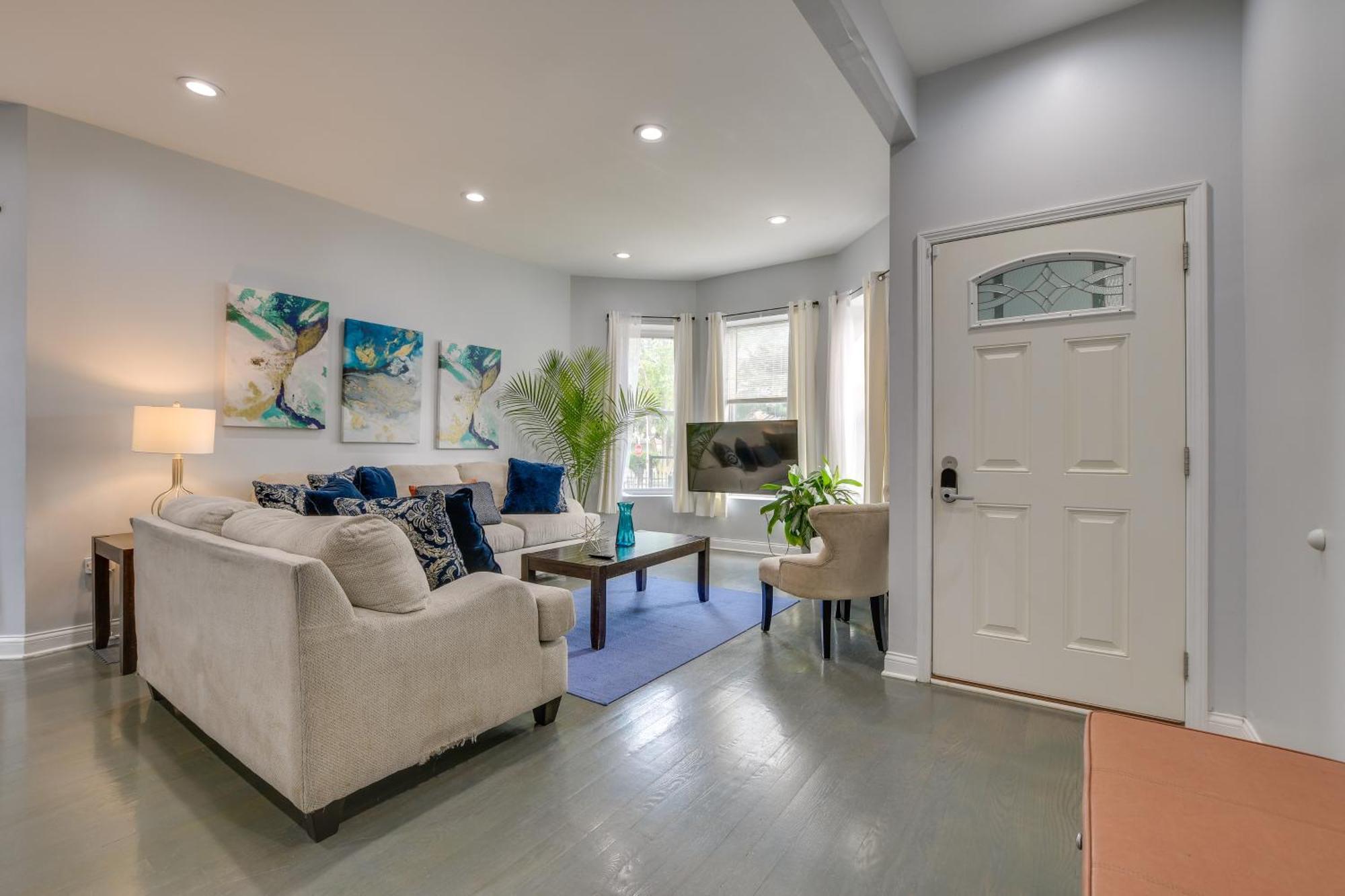 Vacation About 7 Mi To Downtown Apartment